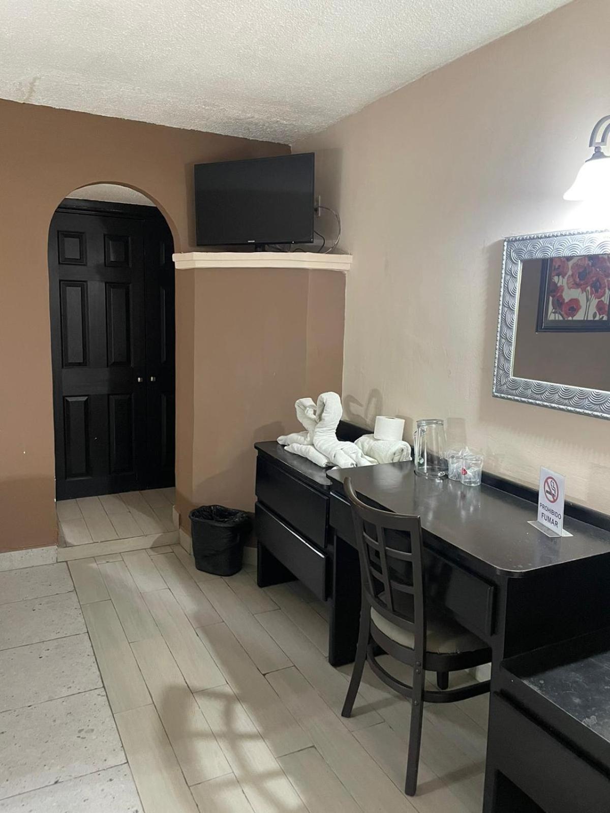 Hotel Flamingo Ciudad Juarez Bagian luar foto